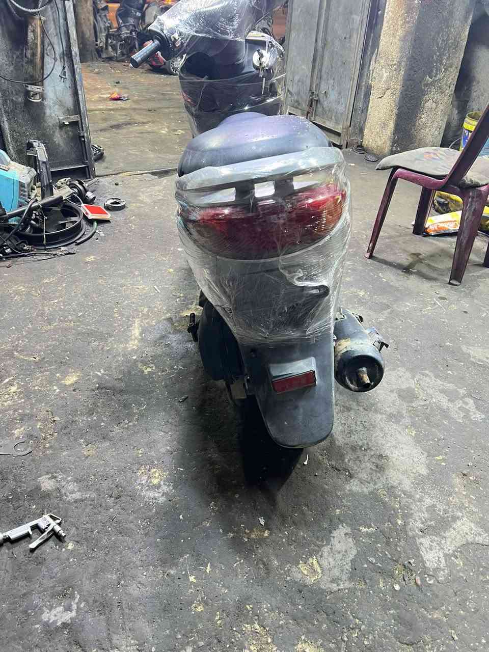 سلام عليكم دراجه بريز للبيع 
دراجه مكينه مكفوله نكره هندر اي وقت 
نقصها باتري وستاند تعليك 
حبايب دراجه مال روحه وجيه  
مكاني كاضميه 
رقم ***********
