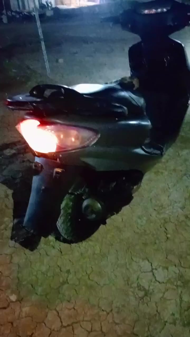 سلام عليكم دراجه سيام كلجات ريا.ضيه مكينه مفتوحه مجفته مره وحده دراجه خير من الله ما ناقصه اي شي كهربائيات شغاله سعر 300 وبيه مجال... مكان زين القوس شارع الجوبه.. الاتصال على الرقم... ***********
