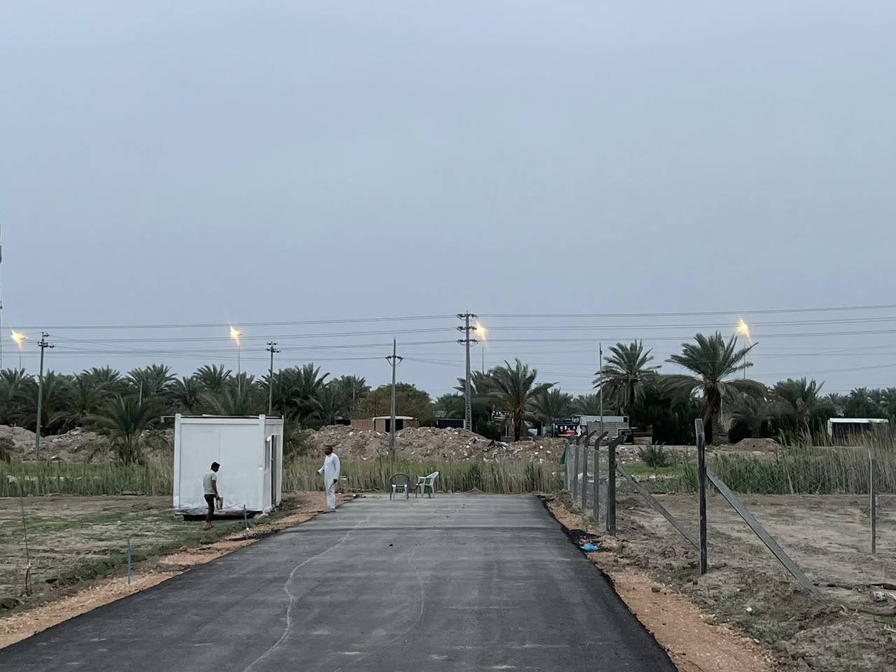 الموقع الهاشميه قرب طريق ياحسين قريب من المدارس والمستشفى  ***********
