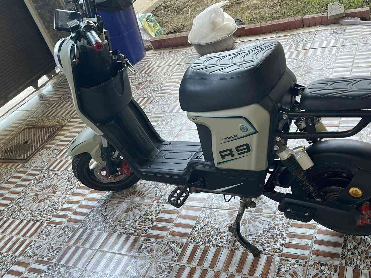 دراجة شحن R9 ٥ بطاريات 36امبير  باب الاول مصار سنة من مشتريه ستعمال جدا قليل دراجة نضيفة كلش وكلشي شغال سعر450 الف لتواصل خاص


**إذا كنت صاحب هذا الإعلان وتريد حذفه لأي سبب، رجاءا أرسل رسالة إلى الدعم الفني**