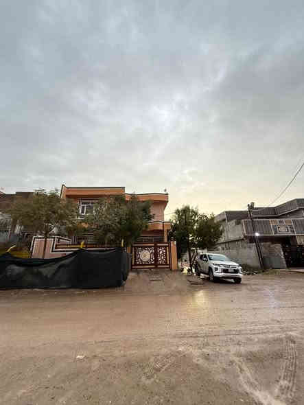 بيت للبيع مساحه 170 متر (نزال 17م) (واجهة 10م) طابو صرف (في ديالى الغالبيه سيف سعد مقابيل مدرسة البحرين  )البيت ركن طابقين بناء حديث بناء طابوگ( 4 غرف نوم- صاله -استقبال - مطبخ -صحيات خارجيه وكراج سياره وحديقه داخليه وحديقه محرم شارع***********
