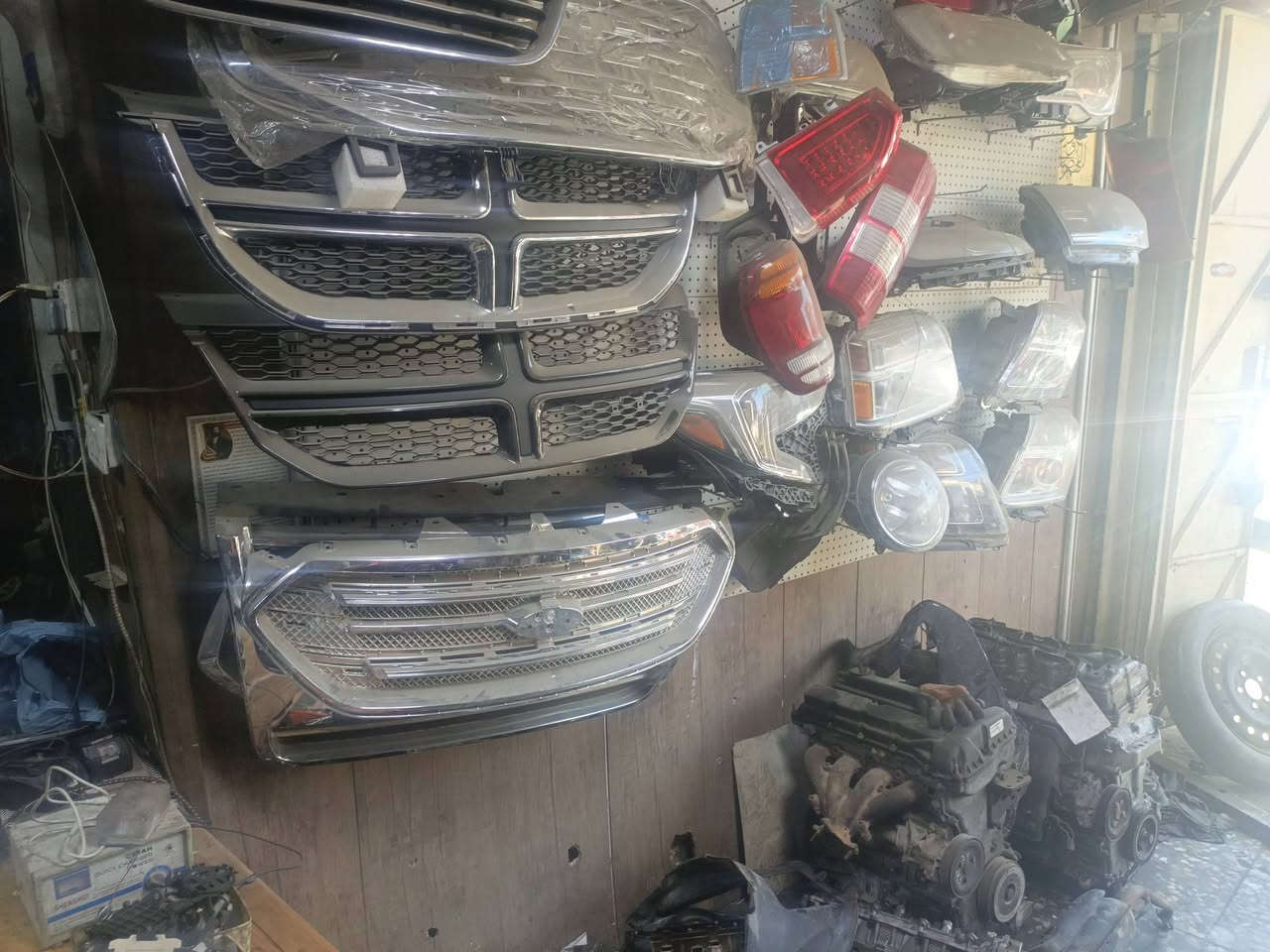 من رخصت الادمن
شركه السفينه لقطع غيار السيارات الامريكيه 
تفصيخ /جديد 
العنوان بغداد ساحت الطيران 
***********
