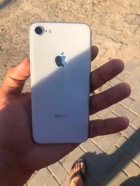 ايفون 8 عادي جهاز مبدل  بطاريه اصليه جهاز سلسل كلشي وكلشي شغال بي لبيع...