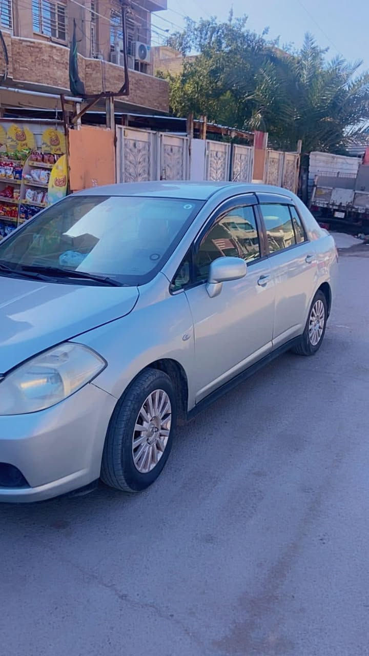 السلام عليكم 
نيسان تيدا ٢٠٠٨  مكينه ١٦٠٠مصبوغه عام السيارة نظيفة ومصورها فديو  قبل لا اصبغها هيه بيها حادث بابين من اشتريتها معمره سيارة كامله نظيفه كير مكينة خير من الله 
***********
مكاني بغداد
