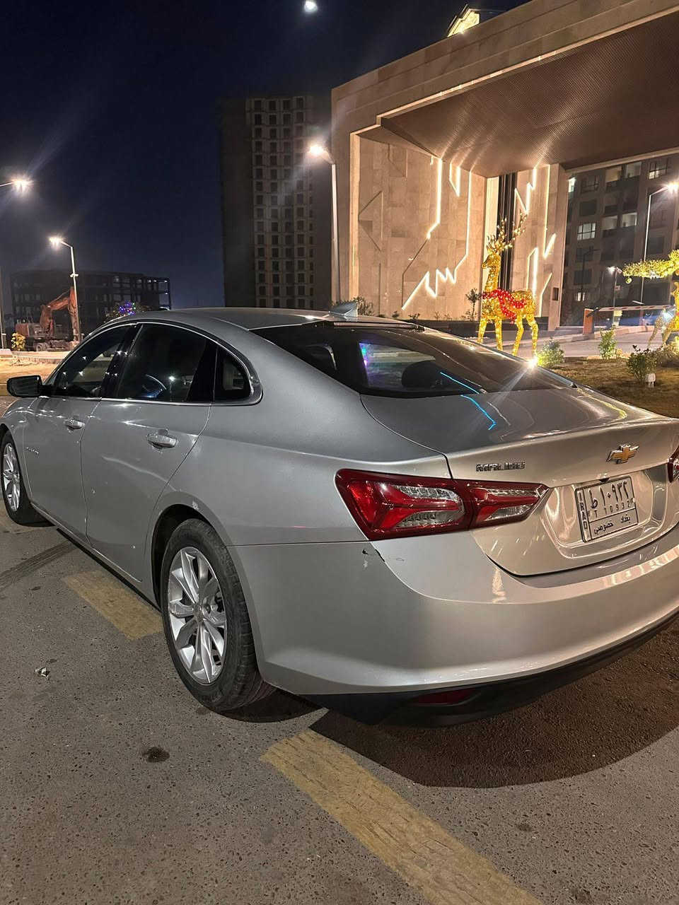 السلام عليكم 
للبيع شوفرليت ماليبو موديل 2019
السياره جديده وكل نقص مابيها 
بيها صبغ صفحه الصايق بدون دواخل 
وربع من البنيد 
رقم بغداد 
مكان السياره بغداد البنوك شارع الكنيسه 
السعر 103 وبي مجال 
*********** بغداد, العراق
