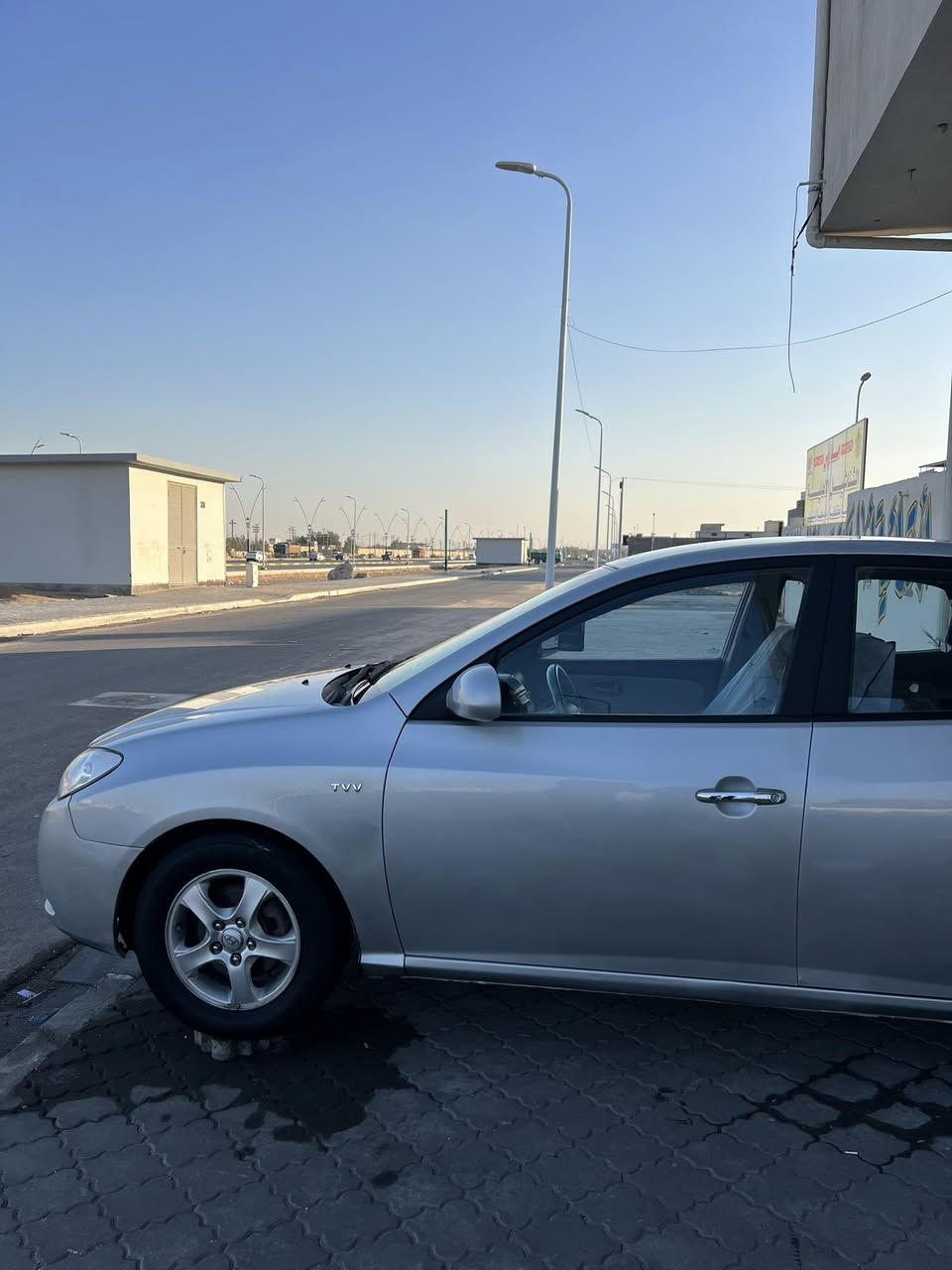 سلام عليكم للبيع ادوات ادوات دخول جديد كسر كارتون سياره جديده حيل مديل2009اصل خليجيه  كصه  جنطه سياره جديده حيل وجاهزه داخل جلد حساسات تحكم ستيرن شاشه تاب مكينه كير حداده طخم تاير كله حديد ويلكب اصلي سياره جاهزه علا آخر حبايه متومه ارقام وسنويه شرط ميه بل ميه شرط حاسبه 
مكان السيارة بصره 
السعر46وبيها  مجال قليل واني بل خدمه 
اتصال  ***********
اخوان كلشي موجود بل فيس ونضافه عن نضافه تختلف واني بخدمتكم
