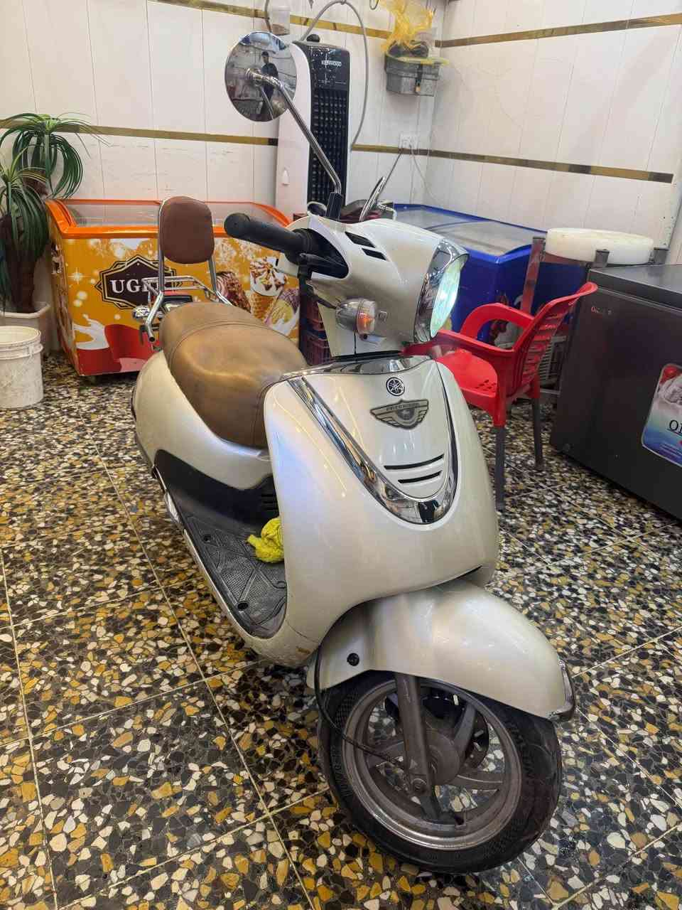 دراجة كلايسك حديث سرعة 140 سلف هندر شغال 
بغداد مدينة الصدر 
*********** بغداد, العراق
