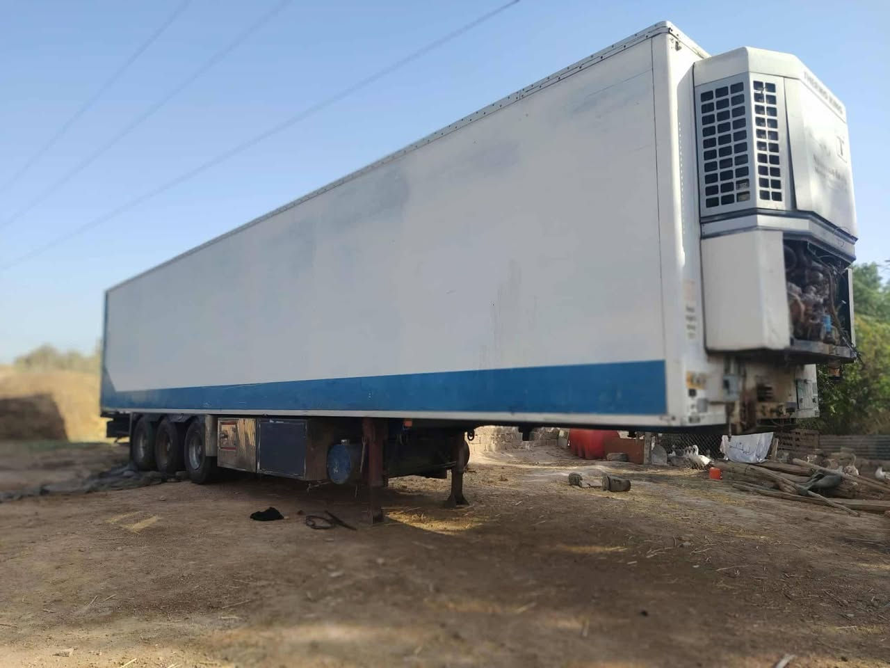 سلام عليكم براد شيرو موديل 2000شغال تخم تاير شرط التجميد كبل للشغل رقم للستفسار ***********مكان واسط بتار
