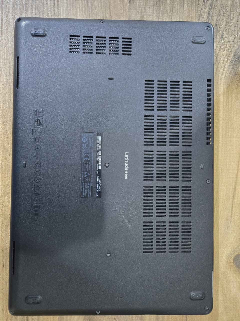 السلام عليكم
Dell Latitude 5490
معالج core i5 gen8 
الذاكرة 256ssd كيكا
رام 8 كيكا
حجم الشاشه 14 انش 
السعر 225 وبيها مجال 
مكاني بغداد الكاظمية جكوك ماعندي توصيل 
*********** متواجد واتساب
