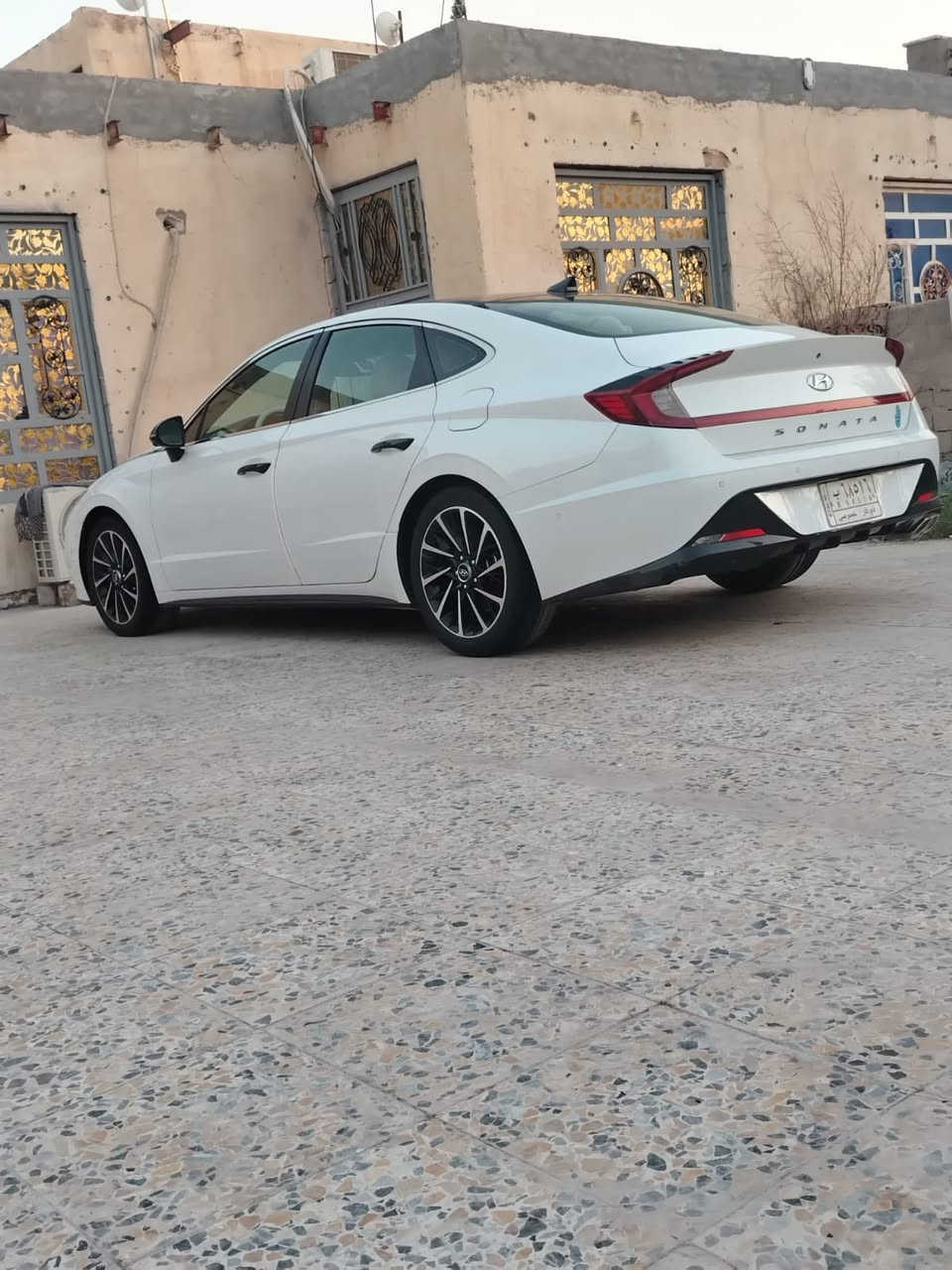 سلام عليكم سياره سوناتا موديل ٢١ فول مواصفات ٤ رادارات فتحتين سياقه ذاتيه تبريد كشنات تبريد سترين سياره ماشيه ٦٤ ميل وارد امريكي دخول سرقه تخم تاير اول امس مشدود رقم ذي قار حداديه جديده كارتون سياره خير من الله للاستفسار عل رقم التالي *********** السعر ١٦٠ وبيه مجال للشراي
