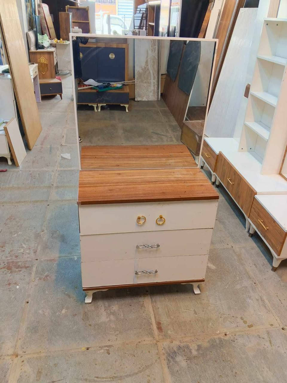 غرفة نوم مستعملة🇹🇷
 نضافة 90 ٪💯فول نضافه
عدد القطع / 5
نضام / سلايت💢
سعرها 375/400 قفل💸
شد ونقل داخل بغداد مجاني🚛
يوجود توصيل محافضات 🚛
@إشارة


**إذا كنت صاحب هذا الإعلان وتريد حذفه لأي سبب، رجاءا أرسل رسالة إلى الدعم الفني**