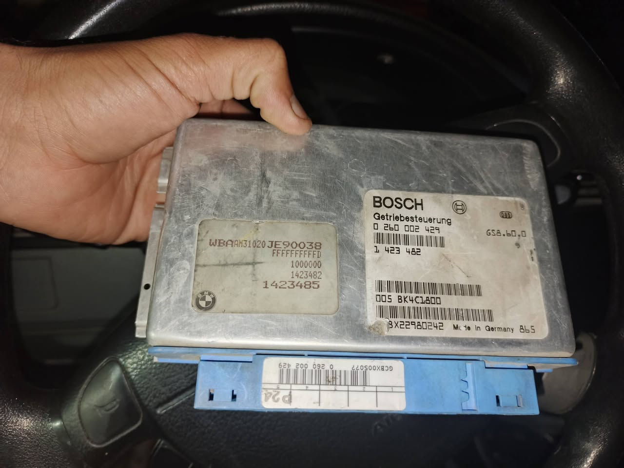 عقل بي إم 
قيم وأخذ شرط الشغل رقم الهاتف, ***********وتساب2
