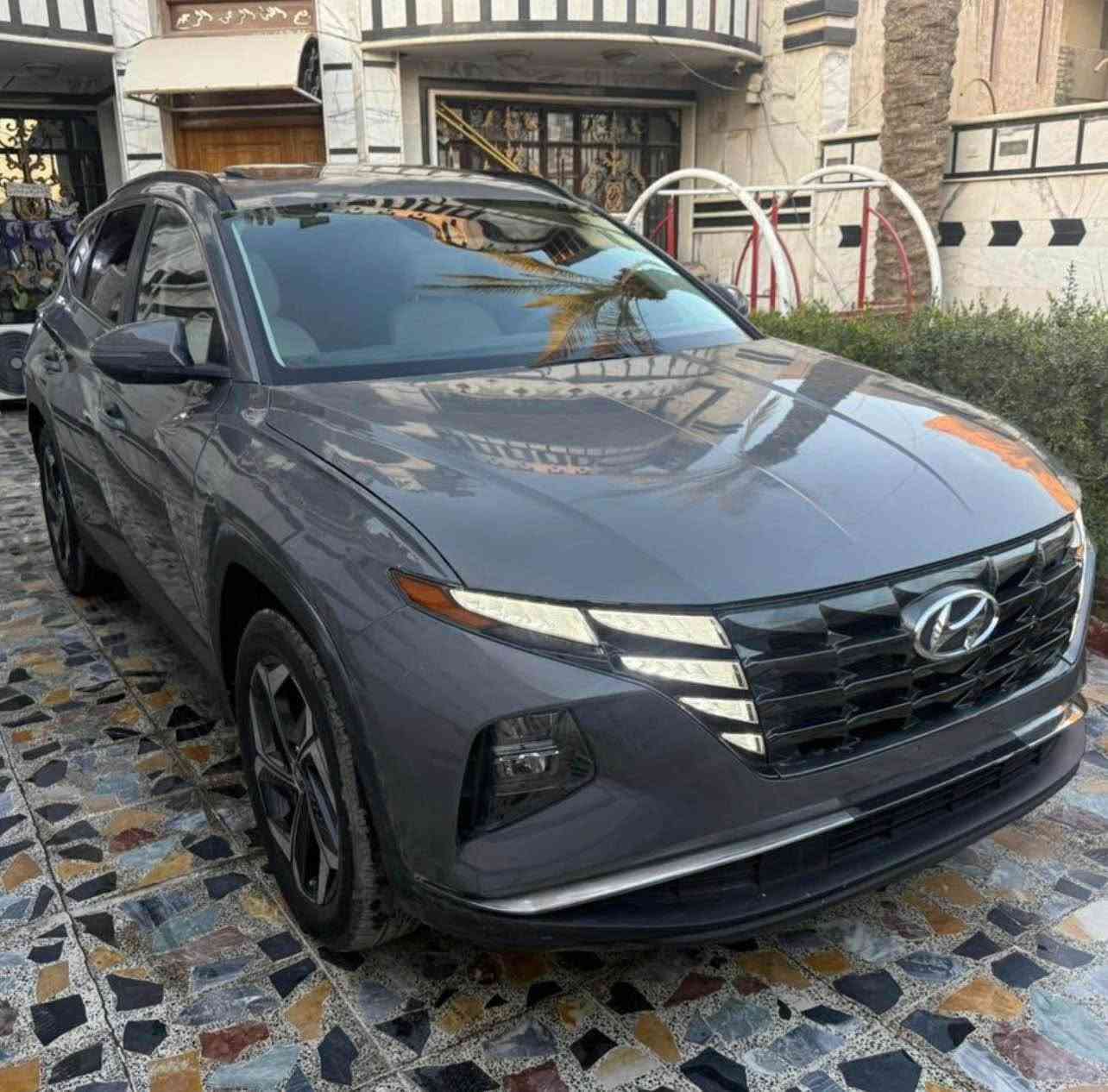 توسان للبيع موديل 2024 فول مواصفات 
فتحه بصمه رادارات حساسات كشنات جلد تدفئة تبريد صندوك كهرباء داخل افوايت
حجم المحرك 2400 
بدون رقم دخول جديد 
حادث كما موضح بالصور بيها طخه بالكصه مال قماره والبنيد بي شخوط وطخات بسيطه 
تعمير درجه اولى شواصي ولغود مكفوله سياره جديده وترايها ناعم وحلو مابيها اي نقص
سياره كلش جديده من ناحية مكينه كير حداده تبريد نعومه شرط الفحص 
ماشية ٢٠ الف صور الحادث والسونار بالمنشور 
السعر 148$ بيها مجال
مكاني بغداد الامين *********** بغداد, العراق
