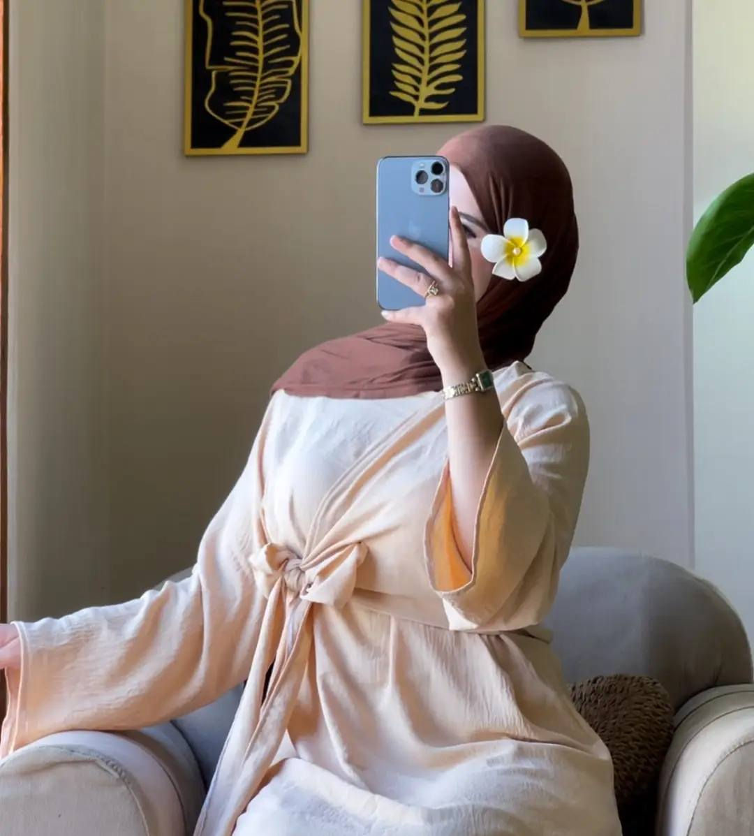 فراشاتي جبتلكم موديل تحفة... صيفي بتفاصيل بسيطة وأنيقة تميزكِ... بقماش برادا... ومتوفر في عدت ألوان مختلفة 

✓ السعر :2500ألف فقط ✅ 😮 
✓ لي حبت تخيط مرحبا بيها 🪡 
✓ التوصيل متوفر لجميع الولايات


**إذا كنت صاحب هذا الإعلان وتريد حذفه لأي سبب، رجاءا أرسل رسالة إلى الدعم الفني**
