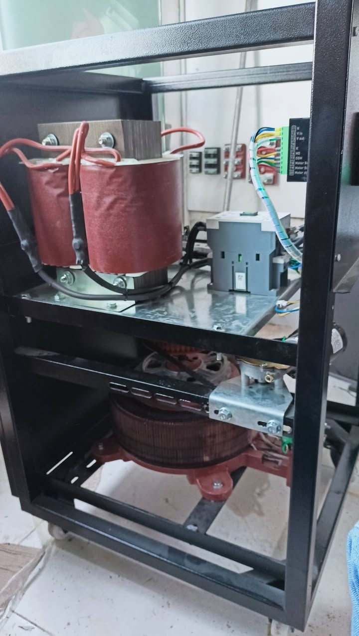 تجهيز منظمات الفولتية بنظام سيرفو ماطور تركية صنع بمواصفات هاي باور   بقدرات حقيقة و كفاءة عالية يتوفر بقدرات عالية للاحادي طور سنكل فيز 
20kva 75 amper 
 30kva 120 amper
40kva  145 Amper 
50kva 180 amper 
يوفر جهد ثابت 220 فولت مع سرعة تعديل فولتية تصل الى 90 فولت في ثانية 
العنوان :كلار - السليمانية 
للاستسفار مراسلة الصفحة او من واتساب ***********
#highpower #voltage_regulator #بغداد #رافعات_قدرة  #منظمات_فولتية #ديالى
