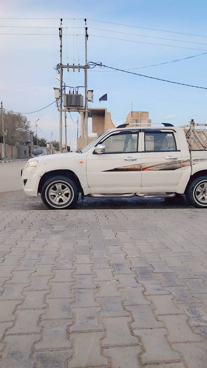 السلام عليكم بيكم اسكاي مديل 13مكفوله مكينه كير اكسل شاصي رقم مثنى مميز رقم انكليزي تبريد ويه السويج بأسمي مداور ثاني يوم سنويه مجدده 30 سياره مصفره من كلشي مكاني واسط السعر ٥٨ وبيه مجال ***********
