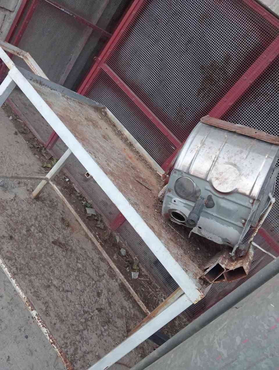 ئەم مەکینەی گوڵەبەڕۆژە برژاندنە بۆفرۆشتن زۆر پاکە دەست کردە چەم چەماڵ ئەنفالەکان
***********
***********
