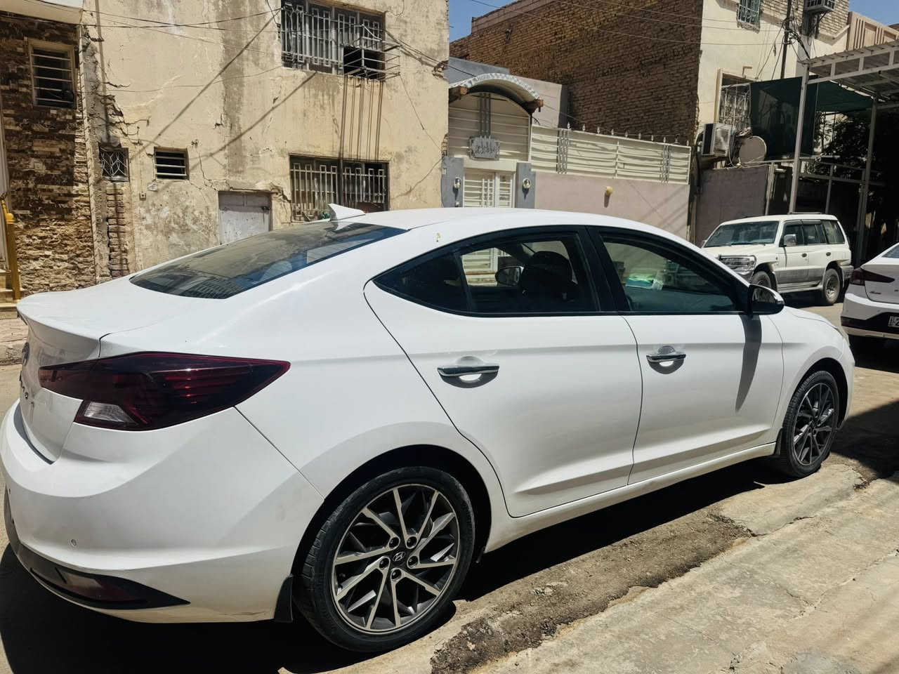 السلام عليكم النترا 2019 شكل ال20 رقم اربيل دولي بأسم شركة 

السيارة بيها الصفحه الي بجهت السايق صبوغ والجنطه والقماره نص صبوغ والباقي مكفول بدون اي ضربه قويه ولا متجايه سيارة حلوه 

 سيارة جهازه من جميع النواحي تبريد قطعتين محرك 2000 

فتحت سقف 5 ويل كب اي بي اس 

(السعر 140$ مع المجال) العنوان النجف الاشرف شارع المدينة 

للإستفسار ***********
