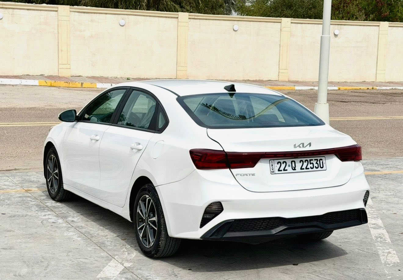 للبيع فقط بدون مراوس
كيا فورتي  موديل 2023
ماشيه 50mمشي امريكا. سيارة. جديدة. اي نقص مابيها
دخول جديد وترقيم اربيل جديد وهزه جديده تحويل لو وكاله مضمون
• المحرك: 2000 دوش
• شاشه تدعم الكاربلي + كاميرا خلفية
• رادار أمامي
• 3 أنظمة قيادة
• تحكمات ستيرن+ نظام تحديد المسار
• السيارة نظيفة جداً وجديدة بمعنى الكلمة بدون اي نقص

حادث جاملغ خلفي صبغ. وشوية. بارد بل بنيد ايرباك راجعات سستم بدوون. دواخل وبدون اي نقص 

العنوان / بغداد العطيفية
السعر ١٥٣ وبيهة مجال بسيط
للأستفسار 📞  ***********
