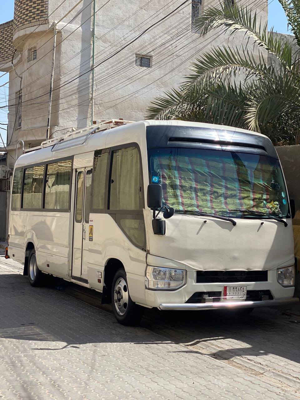 سلام عليكم كوستر للبيع موديل 2017سياره كامله غاز بانزين كشن استاركس تخم تأير كير مكينه اكسل كله مكفول سياره بصره ***********
