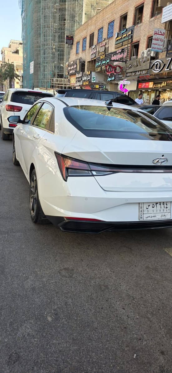 ‏السلام عليكم....Hyundai Elantra 2023 خليجي للبيع
‏السياره كلش حلوه ونضيفه السياره كير ومحرك مكفول كفاله عامه السياره بغداد
‏المواصفات.
‏بصمه تشغيل
‏بصمه ابواب
‏تشغيل عن بعد
‏مري شفط
‏محرك2000دوش
‏فتحه سقف
‏شاشه كبيره
‏لايت Led
‏شاشه تدعم Android Auto) (Apple CarPlay
‏حساسات اربع جهات
‏نضام مراقبه الاطارات
‏تبريد قطعتين ثلج
‏اشاير بل مري 
‏حساس لايت
‏3 انضمه قياده 
‏تحكمات ستيرين 
‏مري شفط
‏نضام ترحيب
‏السياره فول مواصفات فول الفول
‏. . . . . . . . . . . . .
‏بيه ضرر بل جنطه على البارد والباب السايق شويه صبغ على كد شبر وجاملغ ايسر على البارد
‏السياره كلش حلوه احلى من الصور
‏مكان السياره بغداد السعر 140 وبيه مجال
‏لل استفسار ***********
‏
‏
‏
‏
