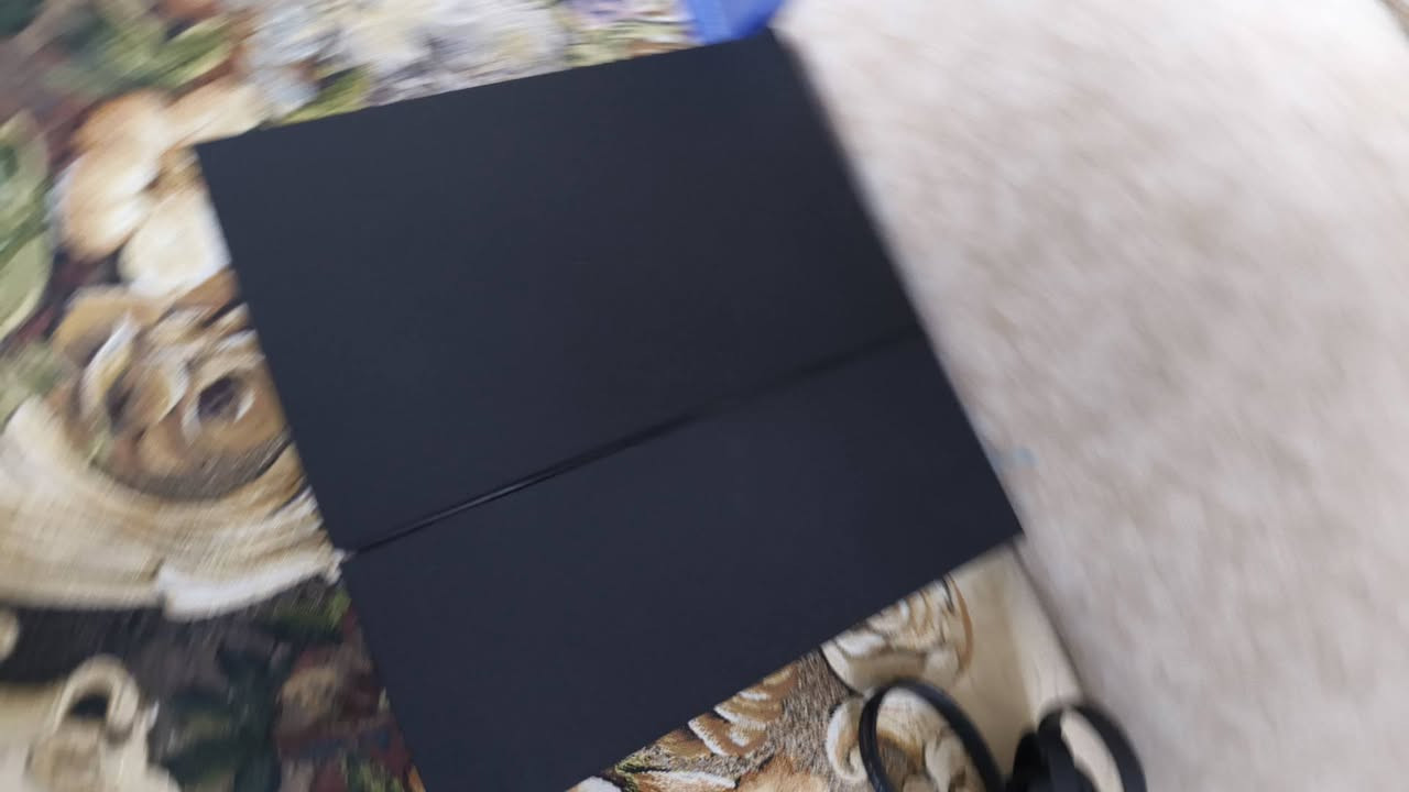 سلام عليكم ورحمة الله وبركاته
جهاز بلي فور فات PS4 مستعمل اونلاين مفتوح لغرض التنضيف فقط, مساحته واحد تيرا 1T✅!!! 
ملحقاته : يدات 🎮 🎮 عدد 2 شكل الفايف وحده جديده بالباكيت والثانيه مستعمله اللون ابيض واحمر ⚪🔴 
وكيبل الطاقه وكيبل HDMI وشاحن اليدات
الالعاب الاقراص: فيفا نسخه مميزة 2023🎮⚽ 
GTA 5 🚗🚨 
WATCH_DOGS 2
بيس 2018 ⚽🔥 
وياه المبرد مال الجهاز جديد همين 
واليو بي اس مامستعمل بس مره وحده يعني اشتريته وعفته 
ملاحظة :الجهاز بي حساب والحساب بيه العاب هواي منها فيفا Fifa 2025 كامله معربة
SHADOW OF WAR🥷🏻 ⚔️
MAD MAX 🔥🚨
السعر: 300الف💸  وبيه مجال كلش قليل
العنوان :كربلاء طريق كربلاء طويريج يم كليه البوليتكنك او المعهد التقني والمهني كربلاء سابقا واذا لو الجمعيه داخل الجمعية يم مجمع الجمعيه 
رقم الموبايل📲 :*********** متواجد واتساب و ماسنجر
