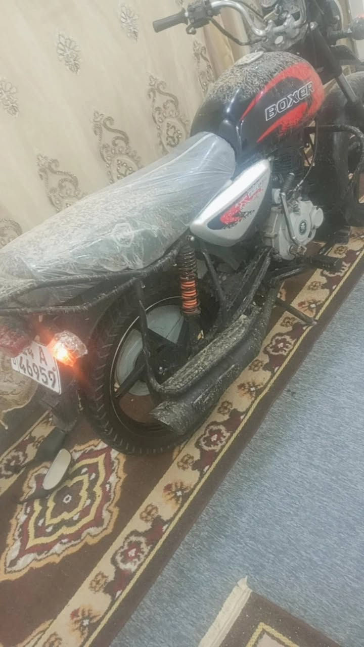 السلام عليكم بوكسر باجاج رقم وسنويه تحويل شوكت ماتريد موديل 2020 طالعه ب 2021
مجفته تجفيت شركه قبل شهر بس كله أصلي 
الدراجه حلوه مرتبه كهربائيات كلها شغاله مكينه ناعمه نهضه قويه مراوس بدراجه أيراني رقم وسنويه حته لو فرق عادي ترهم بيع واتساب ***********
خاص هم موجود 
العنوان البصره الزبير
