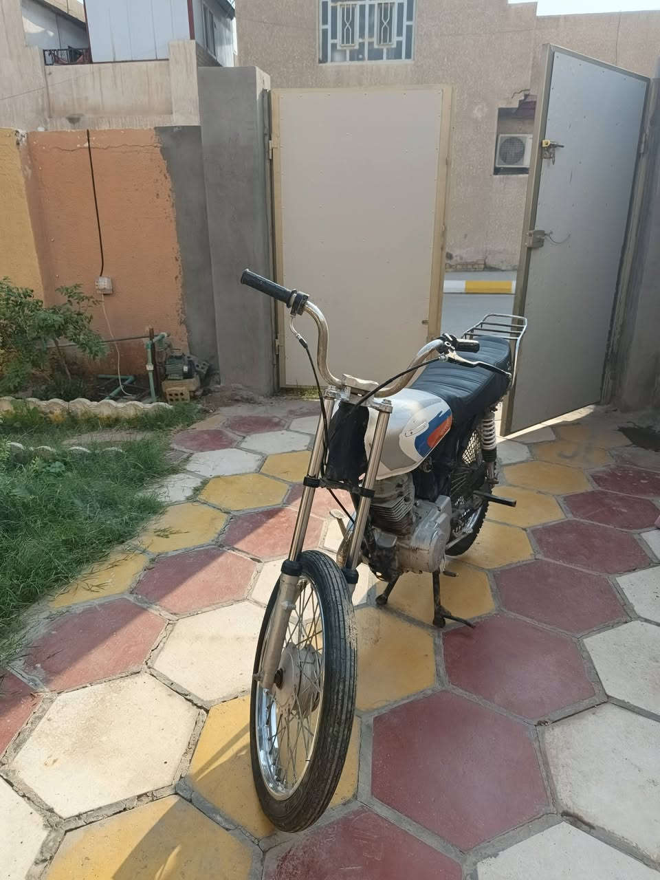 للبيع تايكر ٢٠ مكينه نامه أصل كلك ٢٤٠ وبيه مجال ***********
