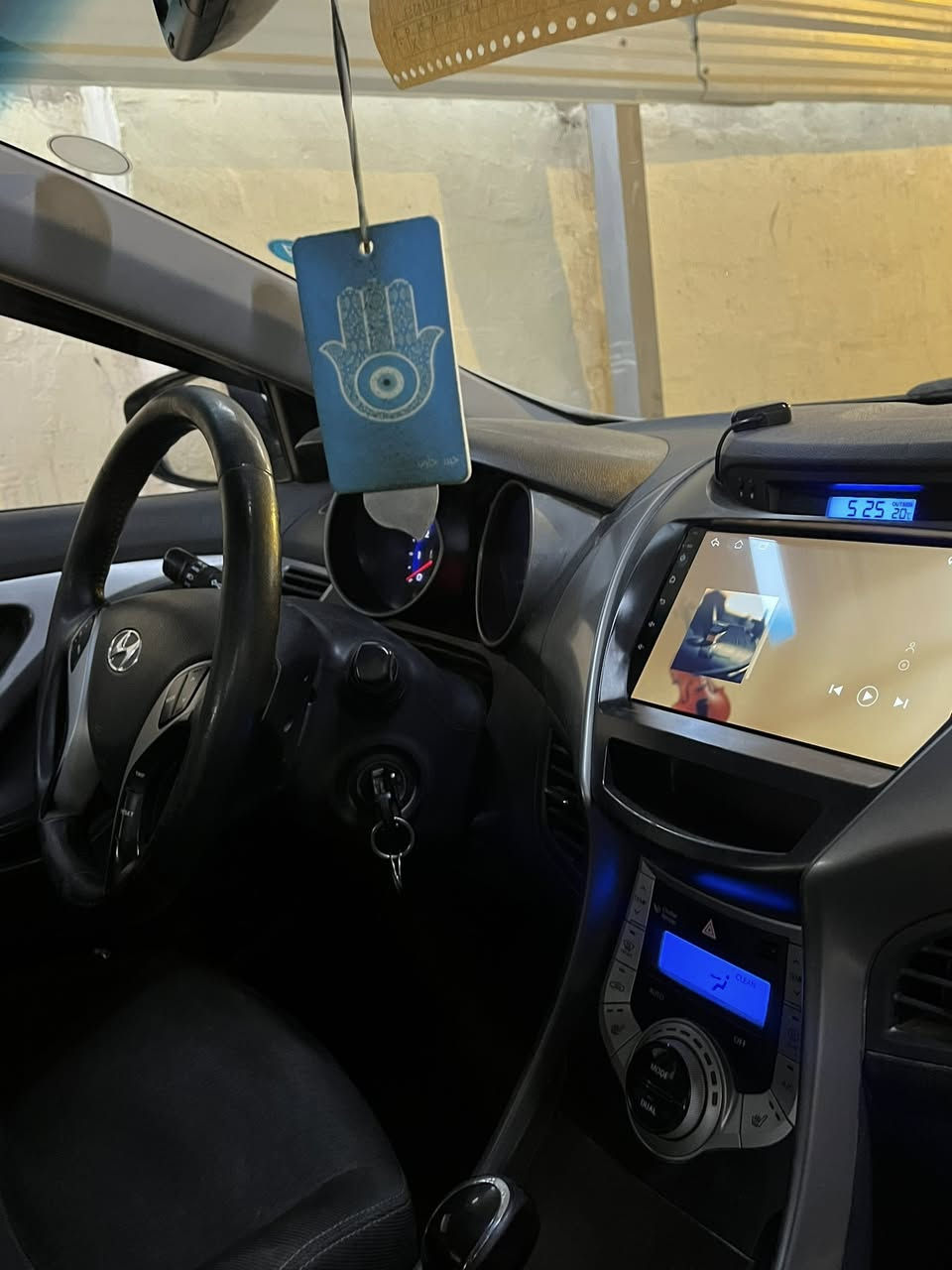 لنترا 2014 كص جنطه متوم شمالي طبق الاصل سياره جديده تخبل مكينه كير حداده بل نايلون ويل رياضي  شاشه كار بلي كشنات تدفئه مري شفط تخم تاير لايت زنون سياره جاهزه للخير مكان سياره بصره سعر (50)
وبيها مجال قليل مو شراي لا تجي  
***********
