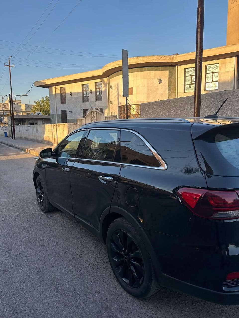 سورنتو موديل 2020 فول 1/1
فول فول مواصفات 6 سلنرد بارنوما 
7 راكب 
سلايد روف 
نقطه عمياء 
نضام تحديد مسار 
رادار امامي خلفي 
3 قطع تبريد 
باب صندوق كهرباء 
ماشيه 61 الف 
4 انضمه قياده 
كشتات جلد 
تدفه بل كشنات 
جام 4 اوتو
محرك كير واير بشرط ماشية 61 الف 
سيارة حيل نظيفة كلشي عل بلاد جديد 
سنوية هزة كلشي جديد مدفوع لـ
باسمي السنوية بشرط تحويل وغرامـة
سيارة مابيـها دينار مصرف كامل من كل نواحي
رقم صاحب السياره ***********
السعر190
