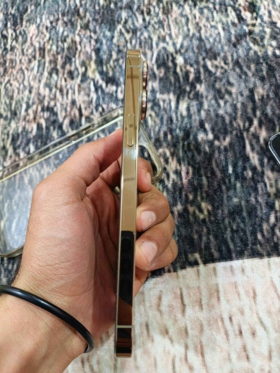 الهم صلي على محمد وآل محمد 🌺
سلام عليكم 🎀
جهاز البيع 13 برو ماكس 🎀
نضيف جهاز 99٪ 🎀 
ذاكره واحد تيره 1000🎀 
بطاريه 84 🎀
شريحه دبل 🎀
جهاز ويا ملحقاته شاحنه و كارتونه فقط 🎀
سعر خاص 🎀
عنوان بصره قرنه ناحيه الثغر 🎀
متواجد واتساب فقط 🎀 
***********
