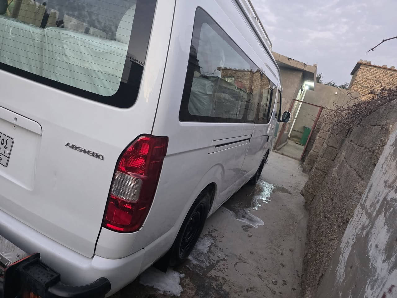 يا لله السلام عليكم ورحمةالله وبركاته 
جنبي عالية موديل 2019 كفاله بيهة صبق ورة باب سلايت جوه شبر وبل بنيد بارد شبر والباقي كفاله تخم تاير تبريد محور تلث قطع دوشمة سيباية درع  منضومة غاز   سيارة كاملة الاخير مكانهة بغداد بسمايه 
الاستفسار عله رقم *********** 
السعر 185 وبيهة مجال قليل
