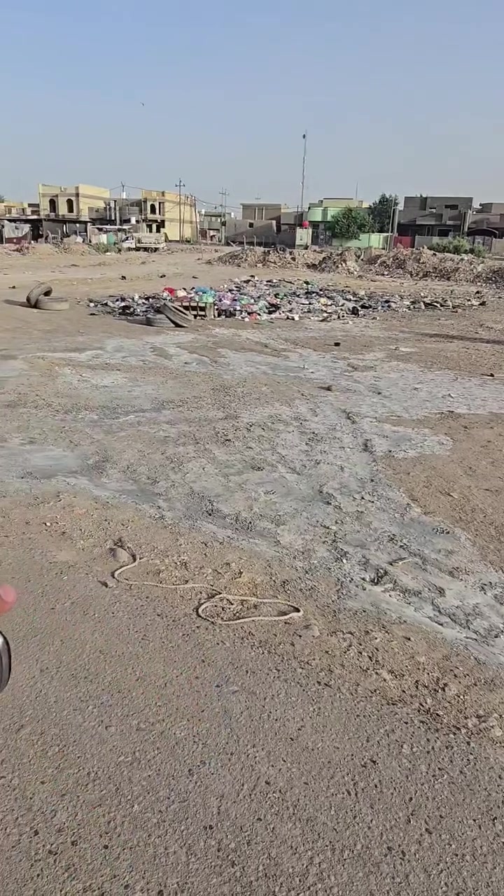 السلام عليكم
قطعة ارض للبيع مساحه ٢٠٠ واجهه عشره نزال عشرين هور حجاب بكاع حجي داود سند ٢٥ زراعي 
***********
