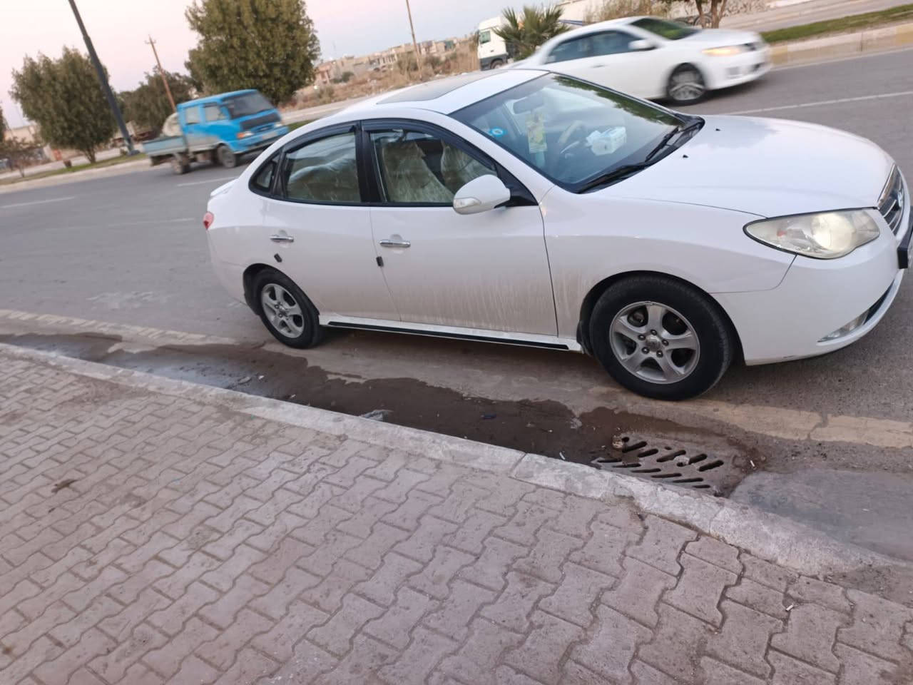 سلام عليكم اللبيع النتره. مقدس خليجي.
 

 موديل 2011 رقم بغداد نكليزي تحويل مباشر.  محرك (2000)  سياره جديده بيها 4قطع صبغ فقط بدون دواخل. السعر 110 العنوان الفلوجه. *********** ابو علي
