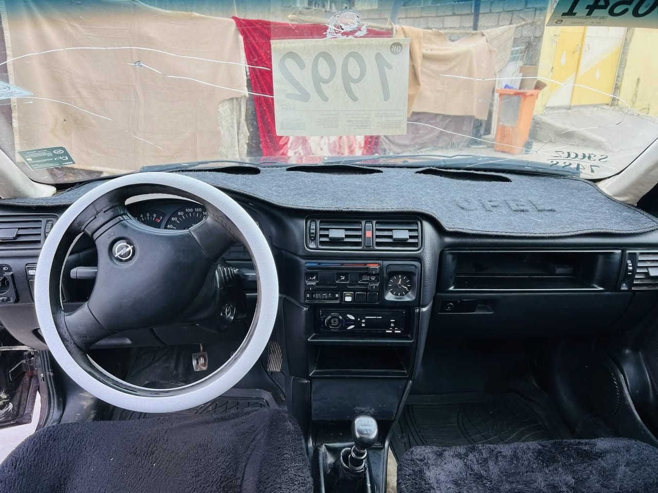 فكترا موديل 1992 محرك حجم 20 كير ومحرك خير من الله لاصرف ولابخار صدر تايرات جديد رقم اربيل دولي مكان السياره كركوك الدبس السعر(42) رقم الموبايل ***********
