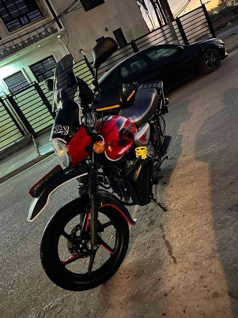 سلام عليكم بوكسر 2023 نظافة فول ماشيه 32الف دراجة حلوة ونظيفة وما متعوب كهربائيات كلهة شغالة مرقم بغداد بسمي تحويل ثاني يوم  السعر 2300وبيهة مجال للطيبين
المنصور الداودي. ***********
