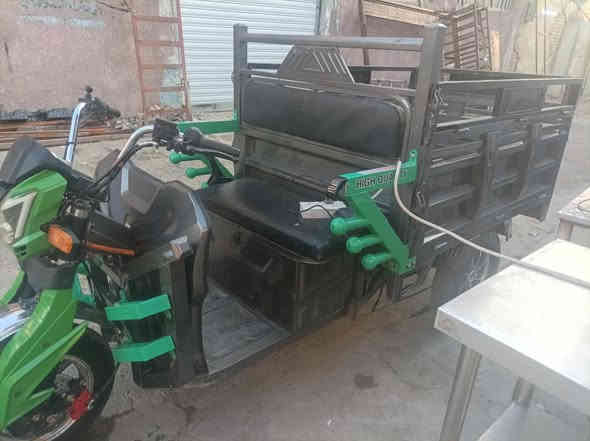 ستوته شحن لبيع اليحب يتصل بطاريات كبار ***********
