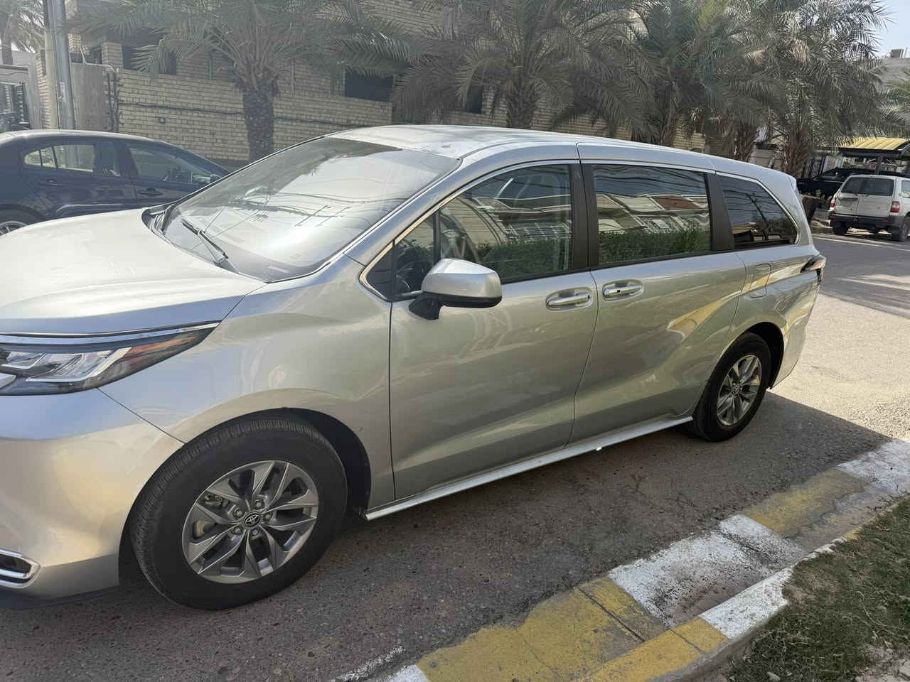 السلام عليكم
سينا هايبرد Leموديل 22

بيها صبغ جاملق ايمن وبنيد

بيه خشم شاصي مبدل

الحادث موجود بالصور

ماشيه 46 الف

السعر 24000

المكان بغداد البكريه

***********
