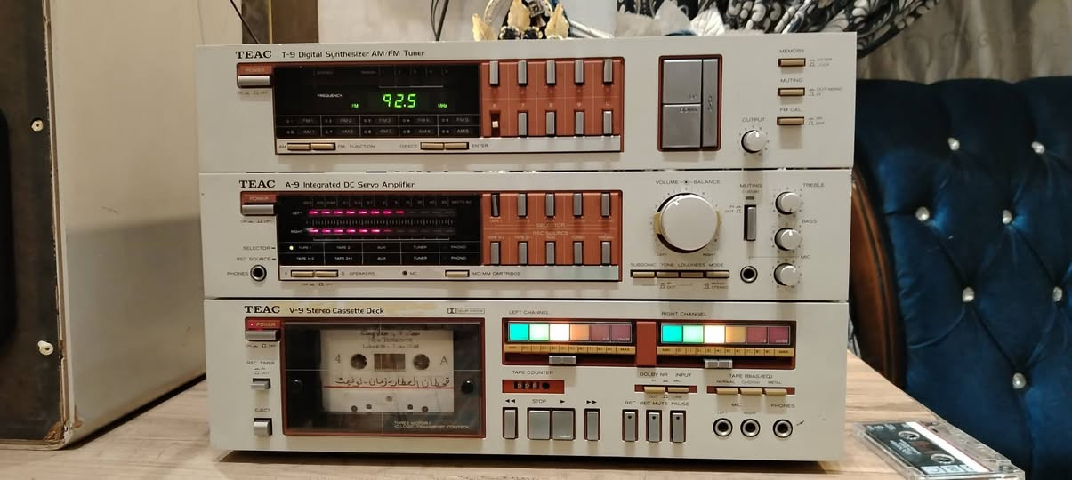 سستم تياك ٣ قطع امبلي فاير يشغل ٤ سماعات مع داك مسجل مع راديو حجم لارج كهرباء ٢٢٠ شغال بالكامل ونظيف جدا مع تك سماعه مالته تياك سعره ٢٥٠ قفل من الاخير


**إذا كنت صاحب هذا الإعلان وتريد حذفه لأي سبب، رجاءا أرسل رسالة إلى الدعم الفني**