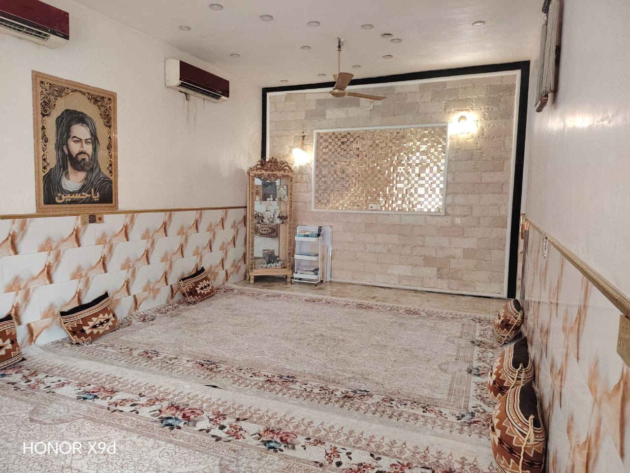 بيت مساحة 200 متر  للبيع العنوان بغداد الشعب قرب سيطرة الشعب القديمة  الرقم ***********
