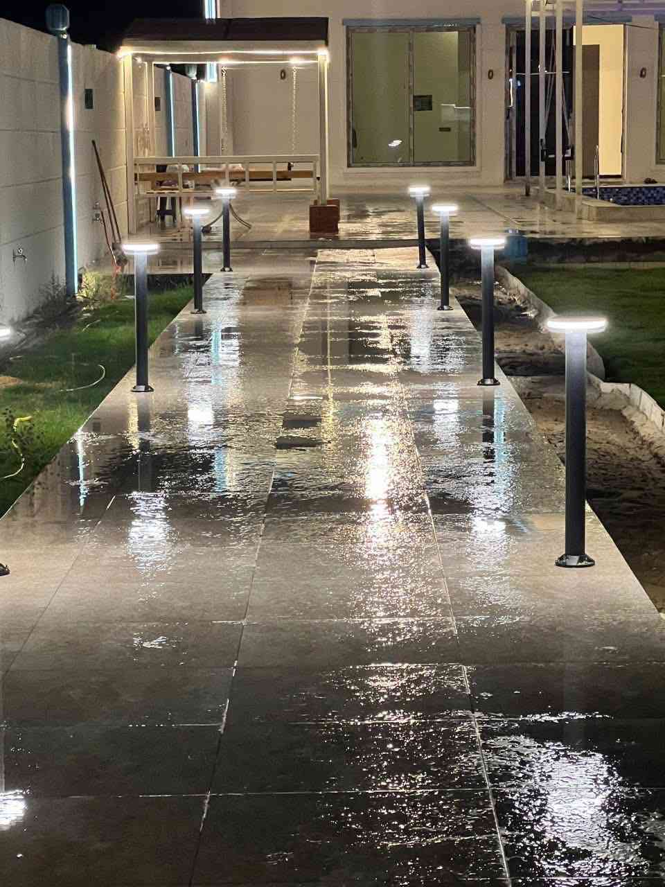 💭السلام عليكم
مزرعة للبيع 
مساحة 1116 واجه 14.5 ونزال 77 مع الشارع 
 الموقع : بغداد الدورة #البعيثة مقابل جامع التوبه في الفرحان
تفاصيل البناء :- غرفتين نوم 5*5 مع حمام لكل غرفة ( نظام السويت ) 
🛑صالة كبيرة 5*12 
♦️مطبخ أمريكي 
♦️حمام عدد4
♦️بيت للحارس عند مدخل المزرعة يتكون من غرفة نوم  كبيرة 5*5 مع مطبخ مع حمام وتواليت كبير
♦️باربكيو مشويات مع التنور كبير وجميل
#مسبح كبير 5*10مع مسبح للأطفال تدفئة  حار بارد للعمل شتاءً مع سقيفة جميلة من الحديد الثقيل
#جلسات مسقفه عدد2 
⚡️مولدة كبيرة 850 امبي 
🏡حديقة كبيرة مزروعة بالثيل
مثلما موضح في الصور  والفديوهات
للأستفسار اكثر تواصل واتساب 
📲***********
