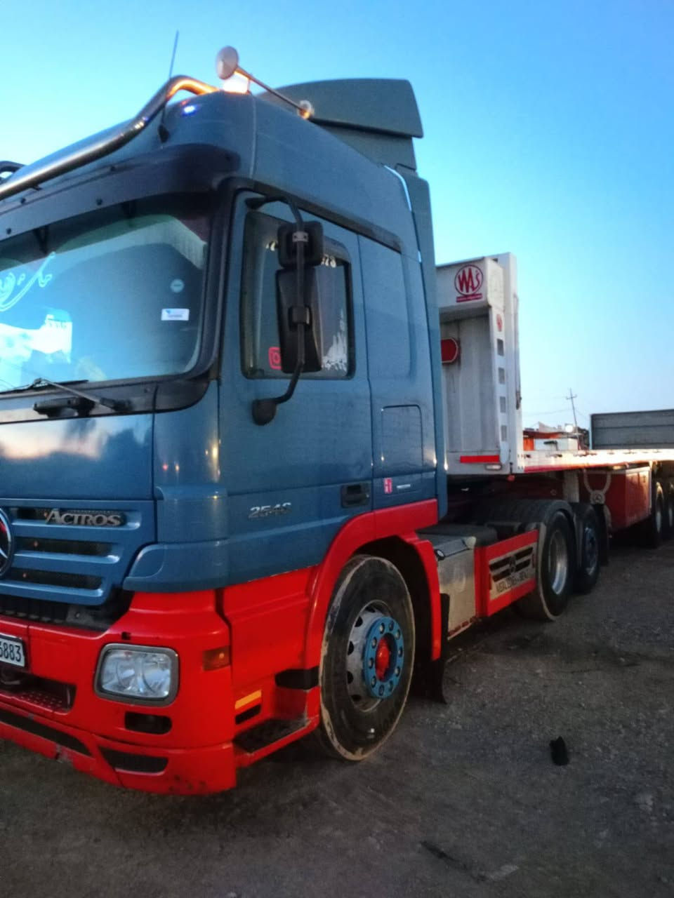 السلام عليكم 
 للبيع 👇 
 
اقرا التفاصيل بالكامل 

اللهم صل على محمد وال محمد 

اكتروس موديل 2007 
حجم 2546 
فول مواصفات
مكفولة كفالة عامة 
سنوية جديدة 
رقم سليمانية 
تحويل ثاني يوم بشرط بدون كفالة 

"""""""""""
عربانه اربع محاور 
طول ١٣,٦٠ 
جاهزة للشغل 

السعر 6$ وبيها مجال حك الجيه
عنوان السيارة ديالى / ناحية بني سعد 

تفاصيل اكثر اتصل *********** 

الخاص مغلق لا تراسل،
