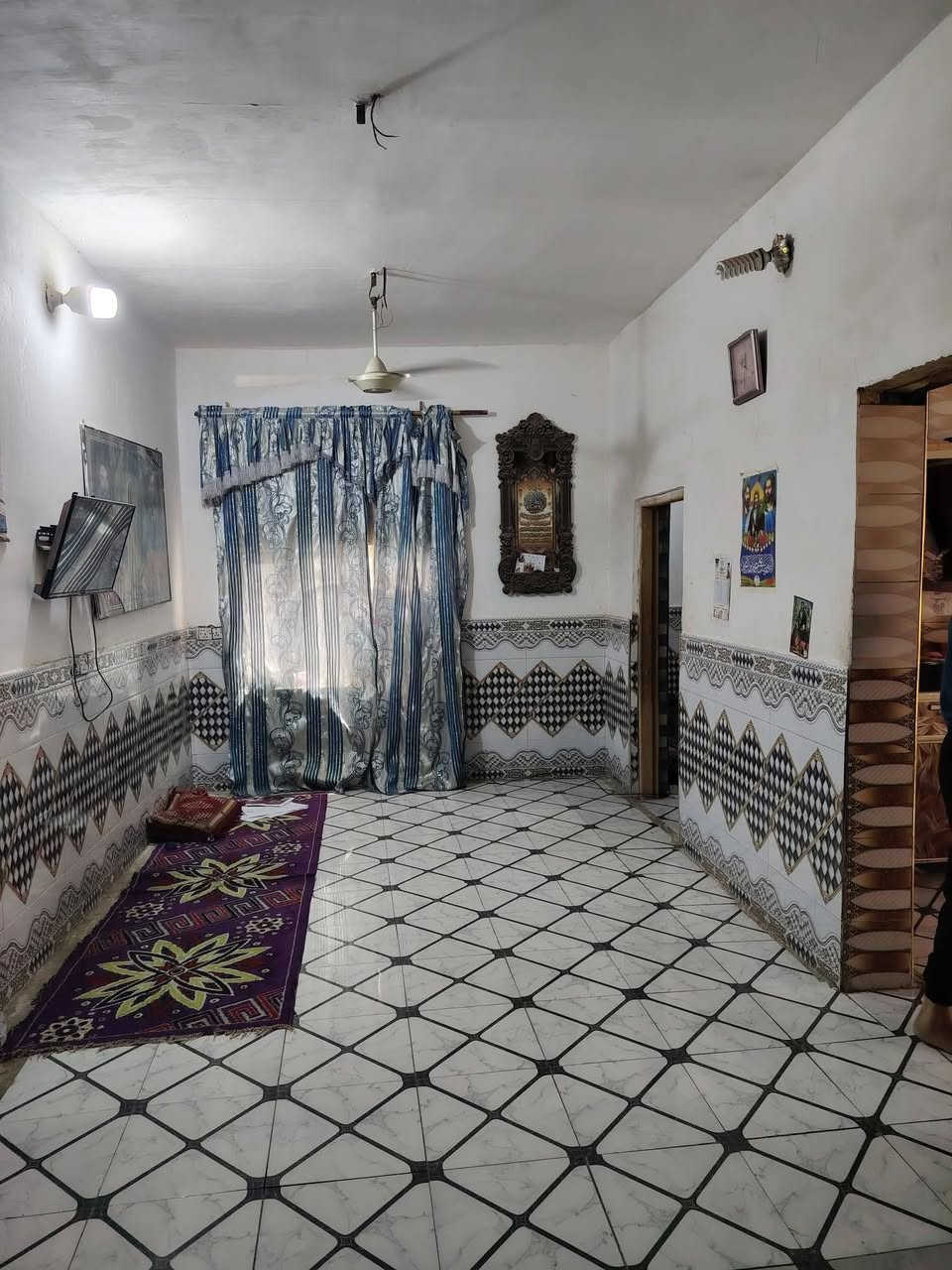 بيت للبيع في ال حمد نزله شيخ سامي قريب للشارع العام مساحه ٢٠٠م بيت مرتب مابي نقص السعر ٢٥ وبي مجال مجاري وماي وكهرباء جديد وكاصين وصل بالبلدية وسند ٢٥


**إذا كنت صاحب هذا الإعلان وتريد حذفه لأي سبب، رجاءا أرسل رسالة إلى الدعم الفني**