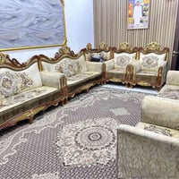 تخم و نصف للبيع 14 مقعد نضيف جدا شغل درجة اولى ضمان 5 سنوات اخذتة جديد...