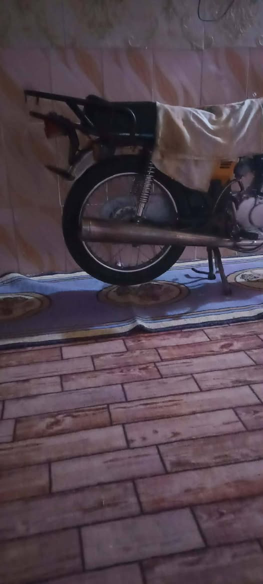 نامه 23 طلعه ب24 اوراق سكنر محرك مامفتوح ناعم وخير من الله وشرط معدال 120 كلشي مانقصه نقصه بس ضفيره وابقي كله شغال أنكر سعر 550 وبيه مجال مكاني بابل الهاشميه رقمي *********** أو مرواس
