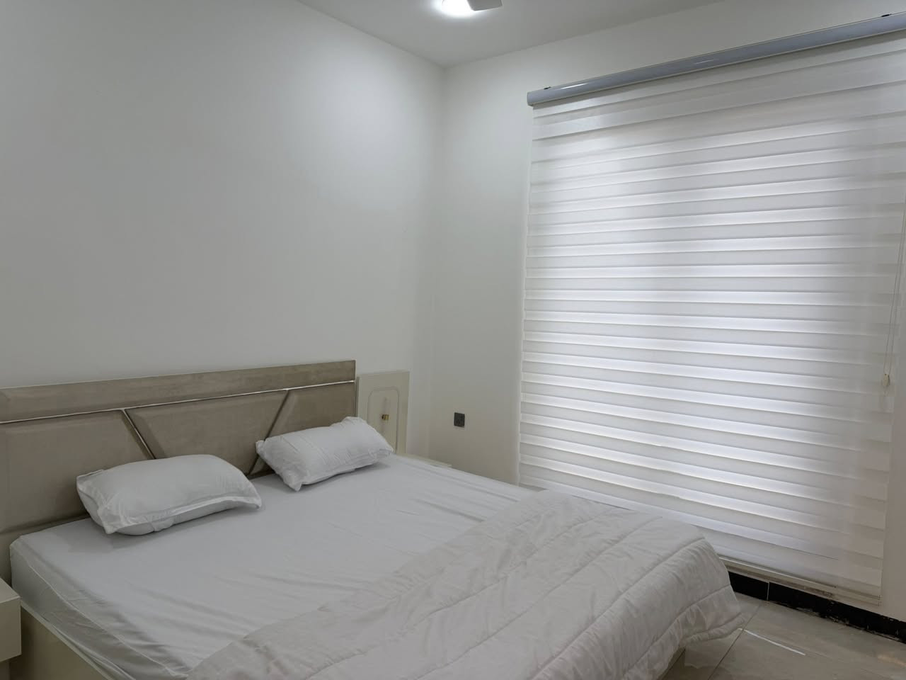 شقق حديثة مفروشة بلكامل للأيجار في الكرادة والجادرية  ***********
