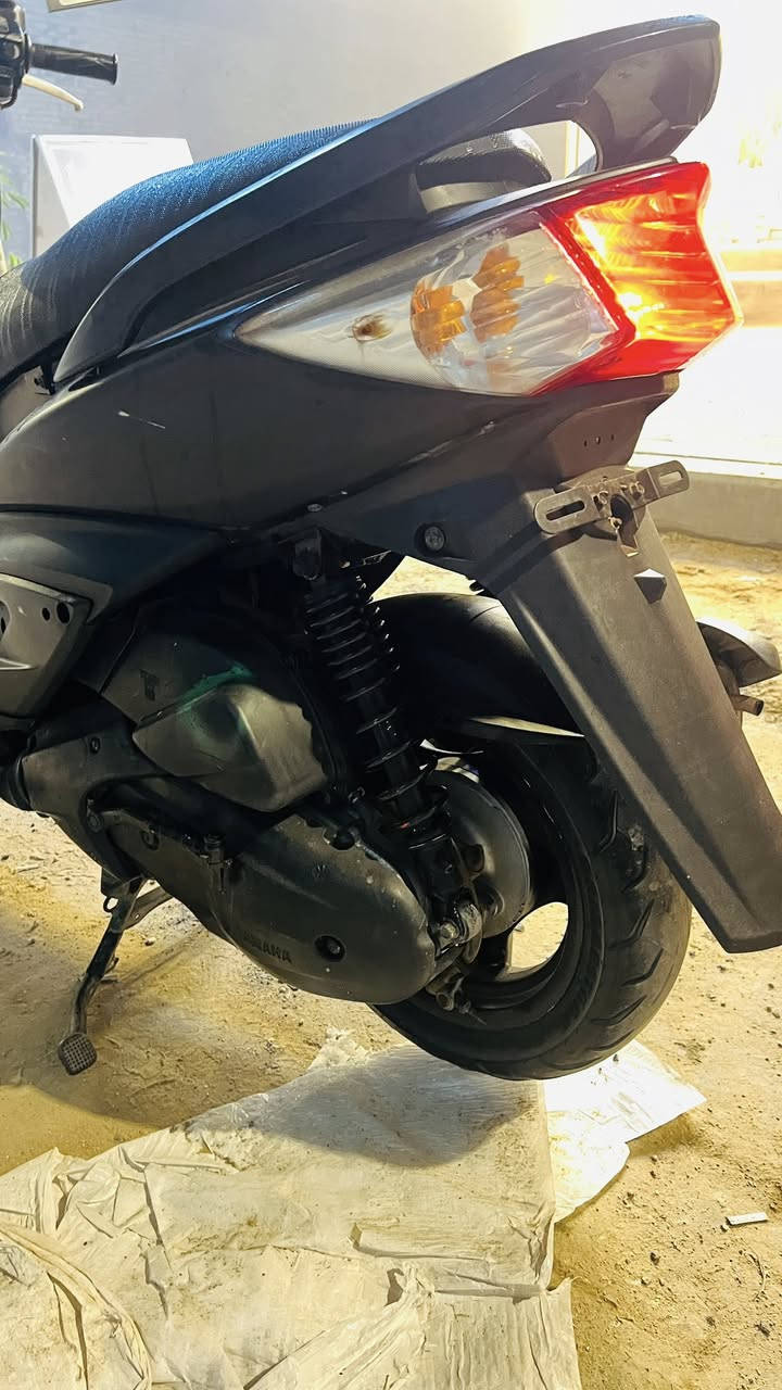 سكنس فحل رمبه صار شهرين منزلها رمبه 
دراجة معدل بيها كلج رياضي امامي خلفي مزود 
بالاضافة محرك كفاله الدراجة كلها مكفوله وين ميعجبك تفحص افحص
الدراجة سعرها مليون اني مآخذها اغله يشهد الله بس متوازي على بيعتها
رقم الموبايل*********** الراغب بالشراء يتصل
