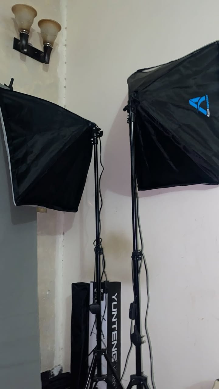 Djl rs 4mini مستعمل فقط خمس ساعات للبيع سعر 325 وبي مجال
‏ إستاند كاميرا هيدروليك مفتوح بس من الكرتونة أريد 60 به مجال 
‏إنارة عدد اثنين القوة 95 السعر 100 وياها الريموت وبيها مجال  ماكو توصيل خارج بغداد شراي خلي يطب الخاص أبيعها كلها يدخل خاص ***********￼￼￼ ￼￼
