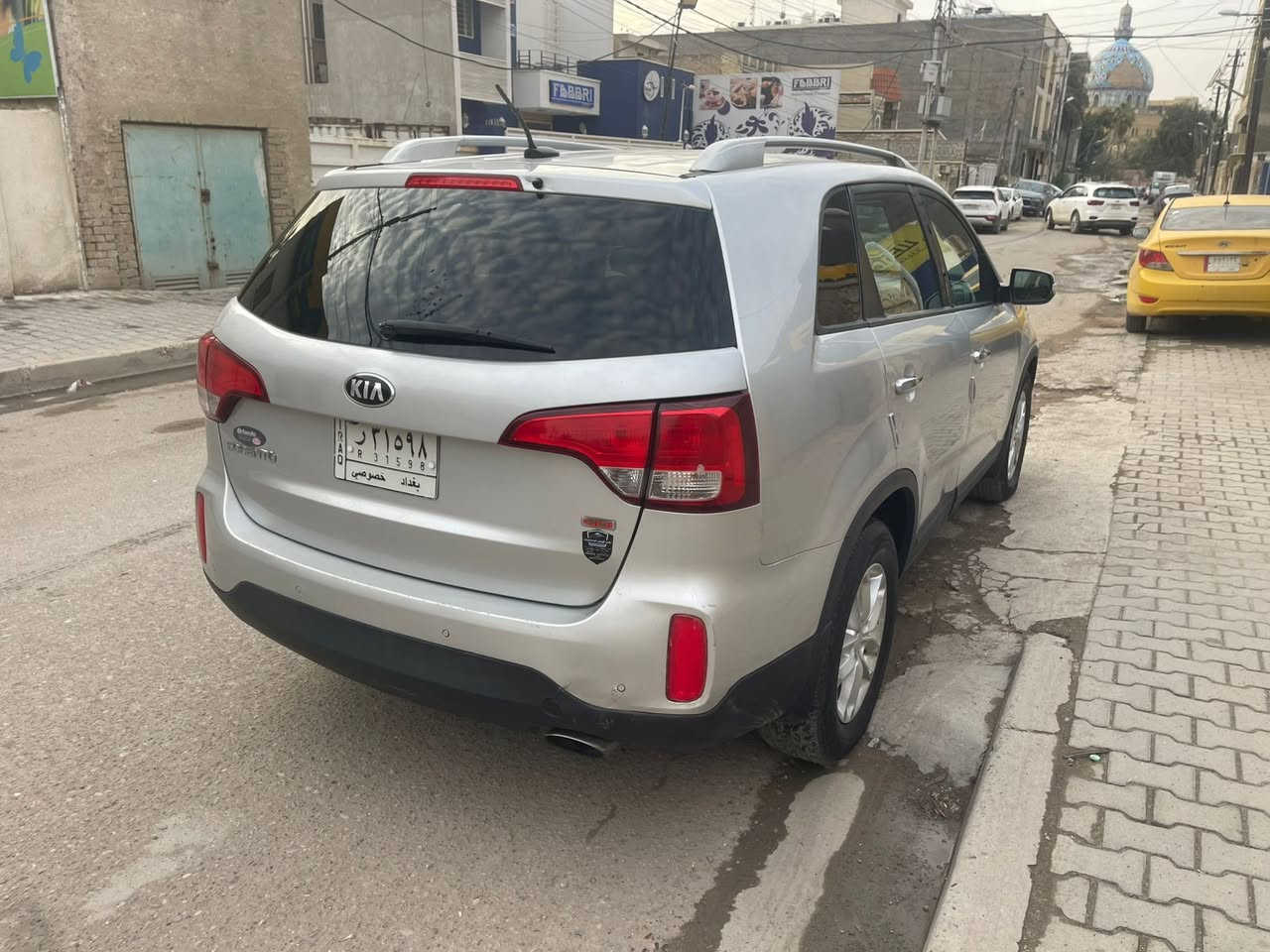 كيا سورنتو موديل 2015
محرك 2400 ضرر بابين وجاملغ رش 
مواصفات 7راكب اشاير بلمري كامرا 
تحكم ستيرن نضام ايكو ارباك برده فقط السعر 129 وبيه مجال ***********
