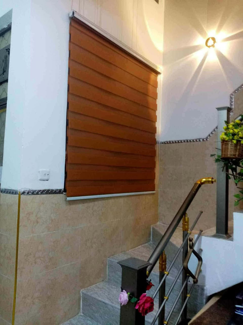 بيت للبيع مساحته ١٠٠ متر بناء حديث يتكون من طابقين
الطابق الاول غرفة وحمام ومطبخ واستقبال ومناور عدد اثنين
الطابق الثاني غرفتين وصالة وحمام
العنوان العزيزية داخل المحدود
للاستفسار اكثر مراسلة الصفحة او الاتصال على الرقم ***********
